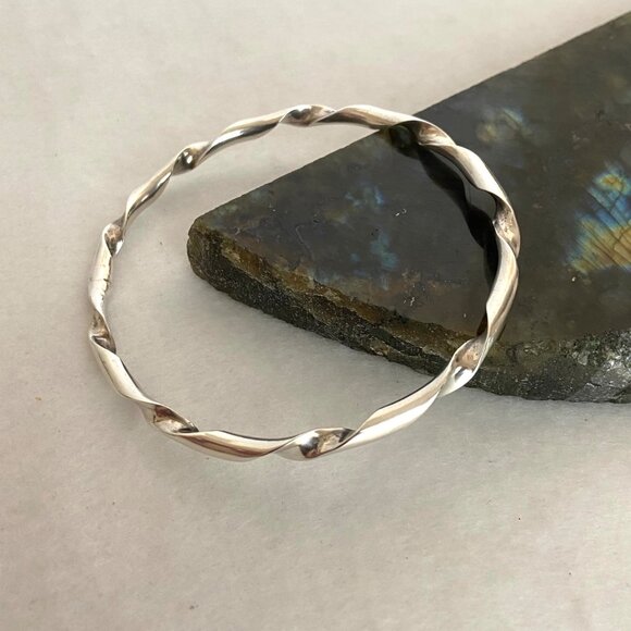 Sterling Silver 925 Twisted Round Bangle Bracelet Size 7.75" - Picture 8 of 16
